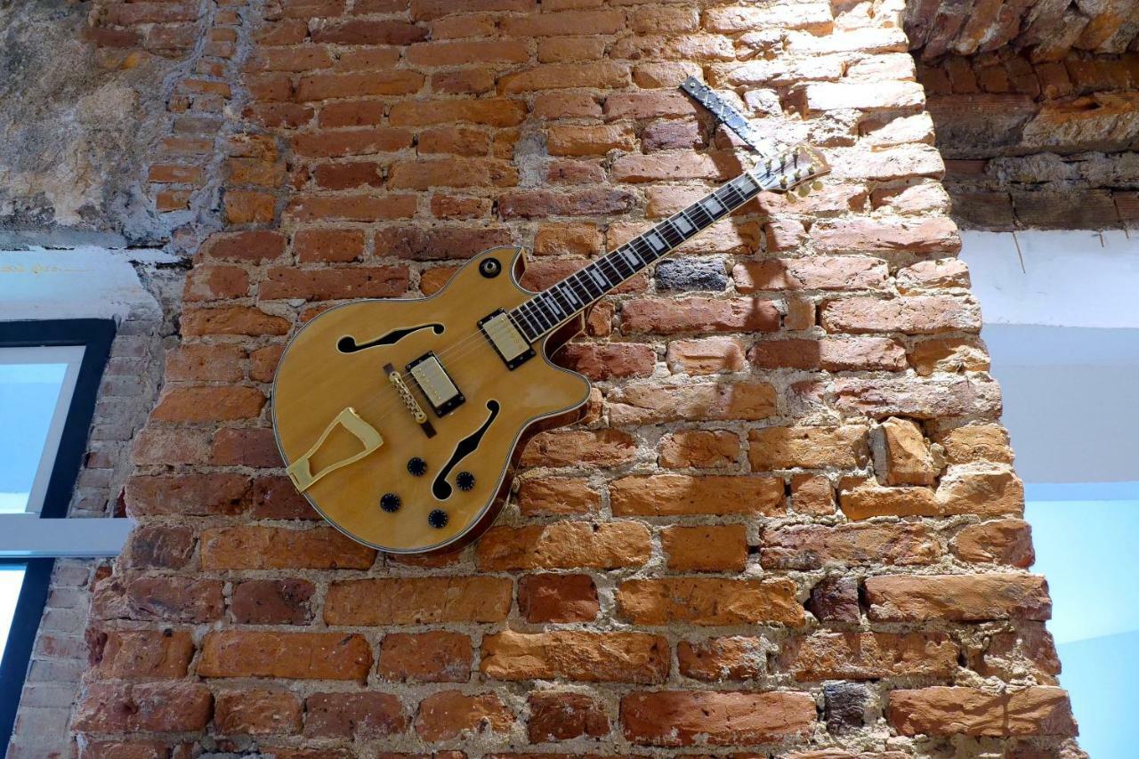 Guitar Hostel Bilbao Exterior foto